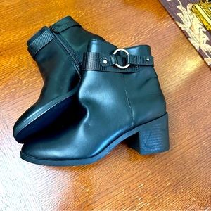 Ann Taylor ankle boots